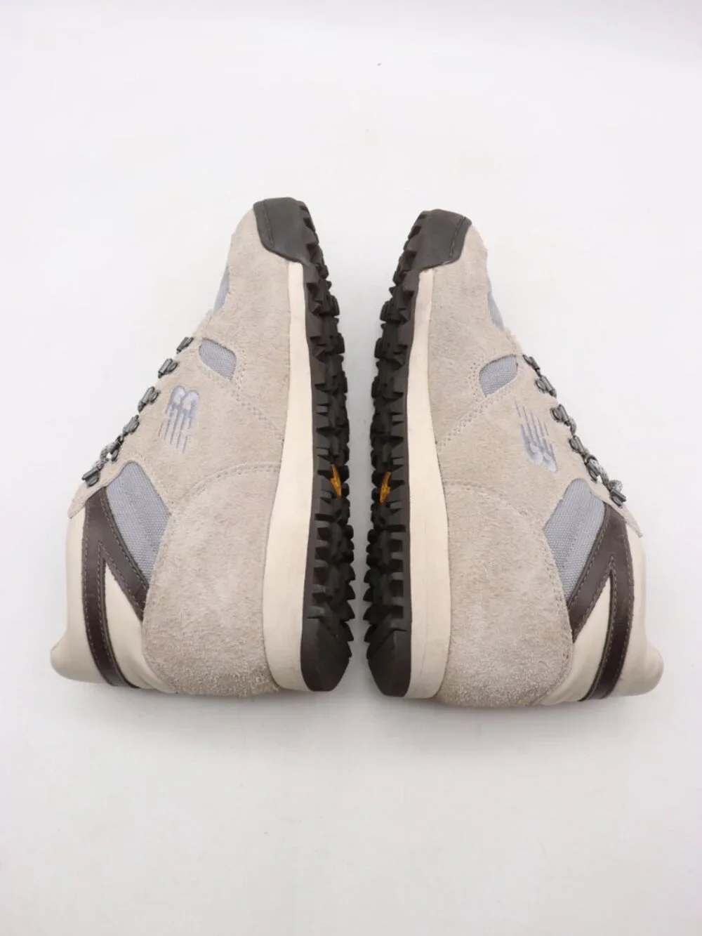 New Balance URAINAD Rainier Cordura Men's Size 9 D Hiking Boots Vibram Grey
